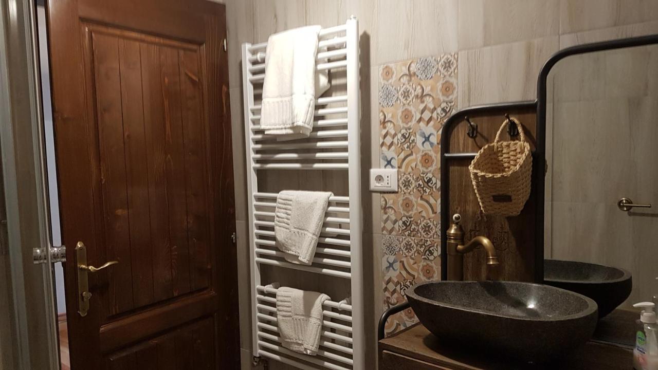 Bed and Breakfast Sura Lu' Vasile. Crivina  Екстер'єр фото